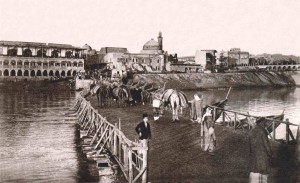 Mosul, Old Boat Bridge (http://www.almosul.org/Album/oldmosulcollection.htm)